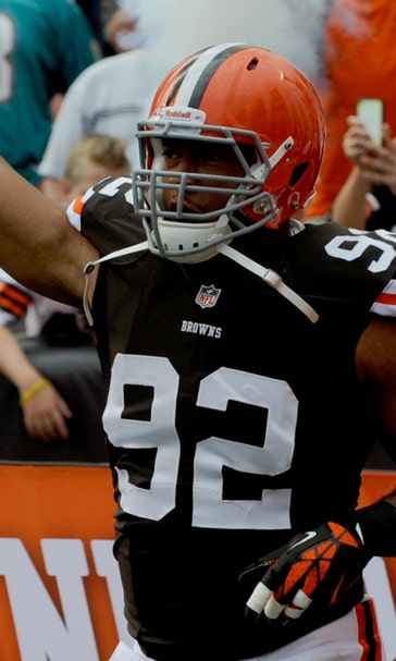 Desmond Bryant voted Browns' 2014 Ed Block Courage Award recipient